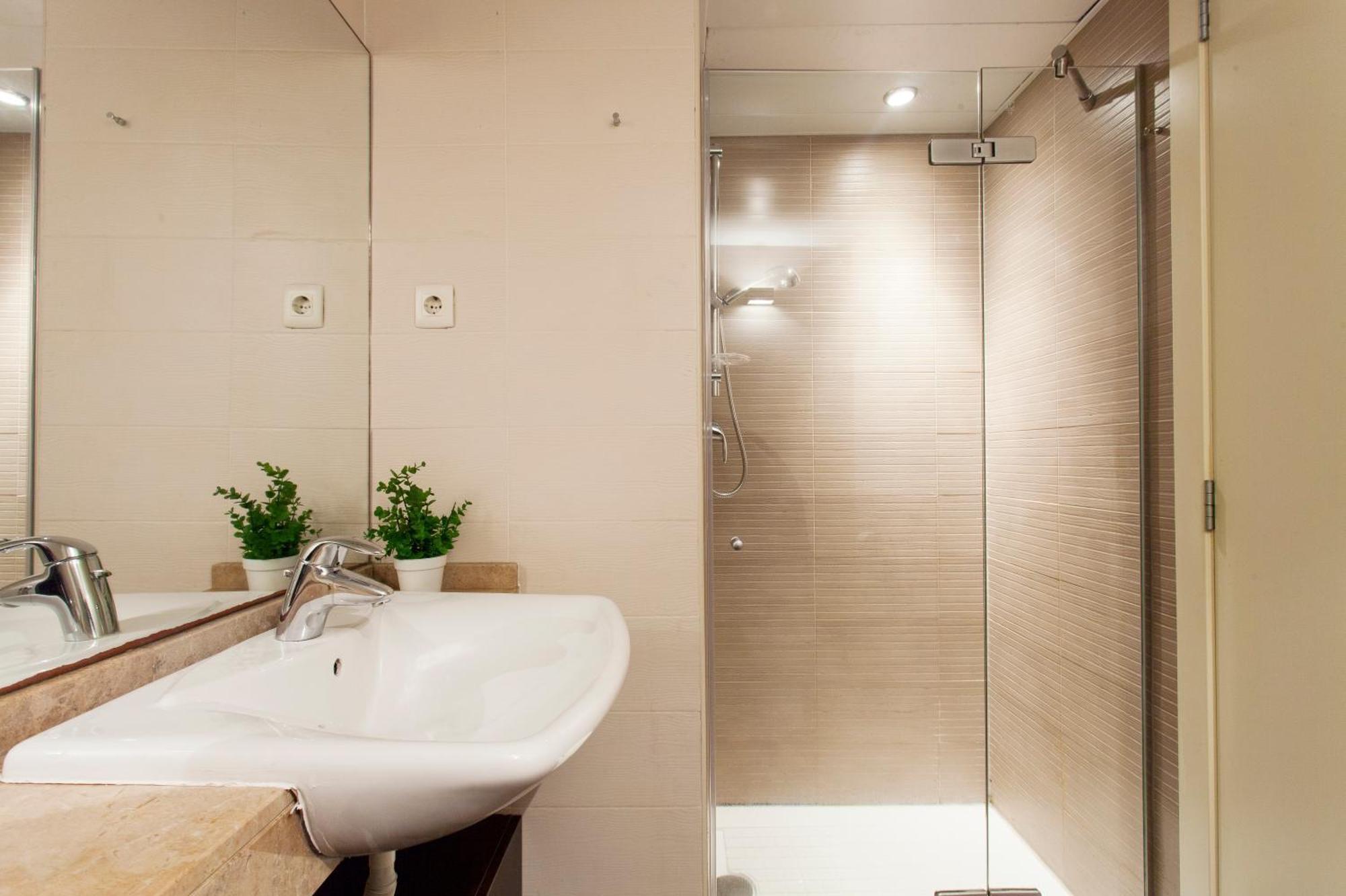 Ab Diagonal Sant Adria De Besos Apartment Luaran gambar