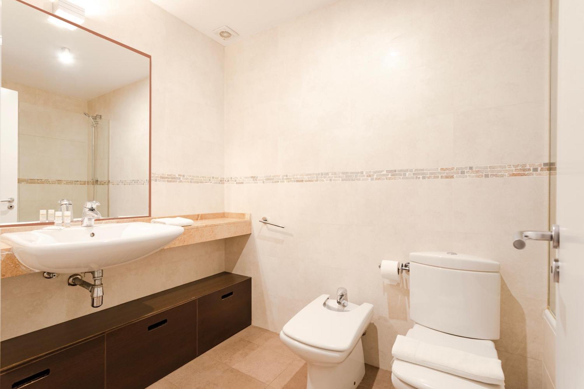 Ab Diagonal Sant Adria De Besos Apartment Luaran gambar