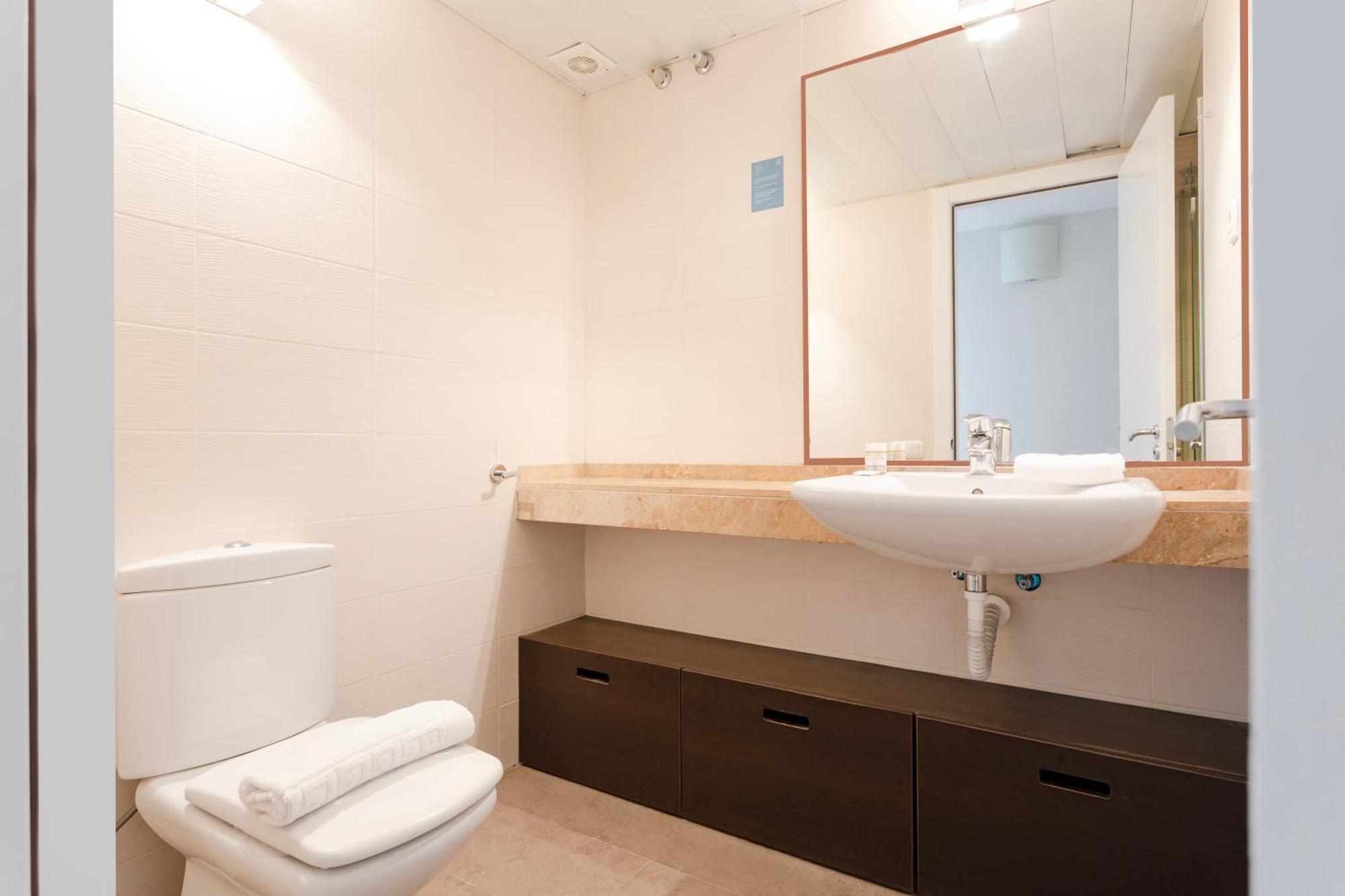 Ab Diagonal Sant Adria De Besos Apartment Luaran gambar