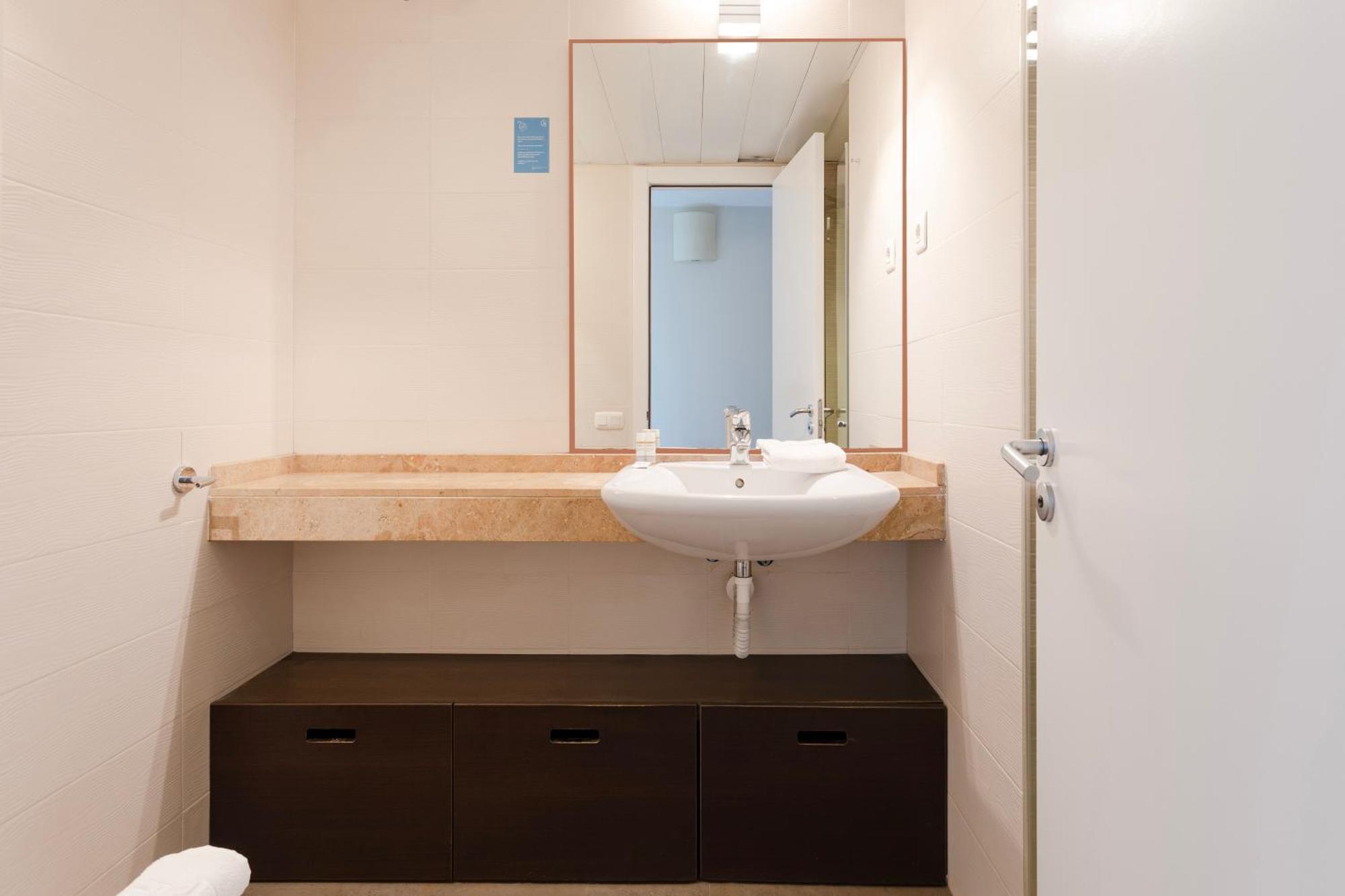 Ab Diagonal Sant Adria De Besos Apartment Luaran gambar